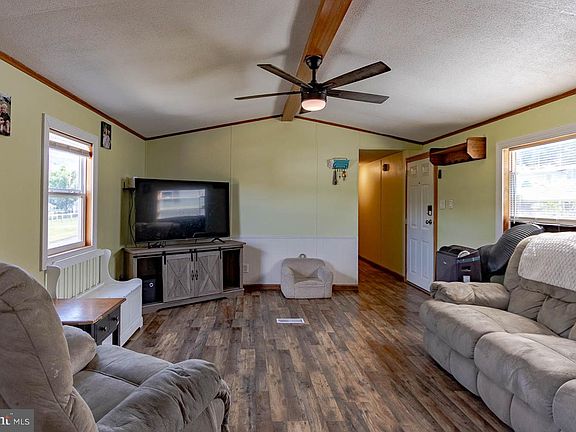 4th image of 120 Cardinal Dr