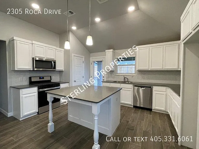 2305 Roca Dr — Photo 15