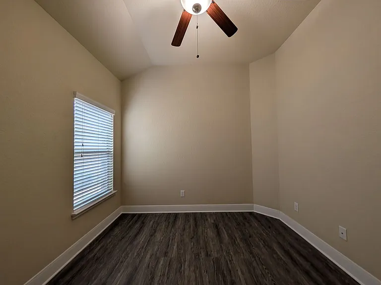 1227 Old FM 306 — Photo 25