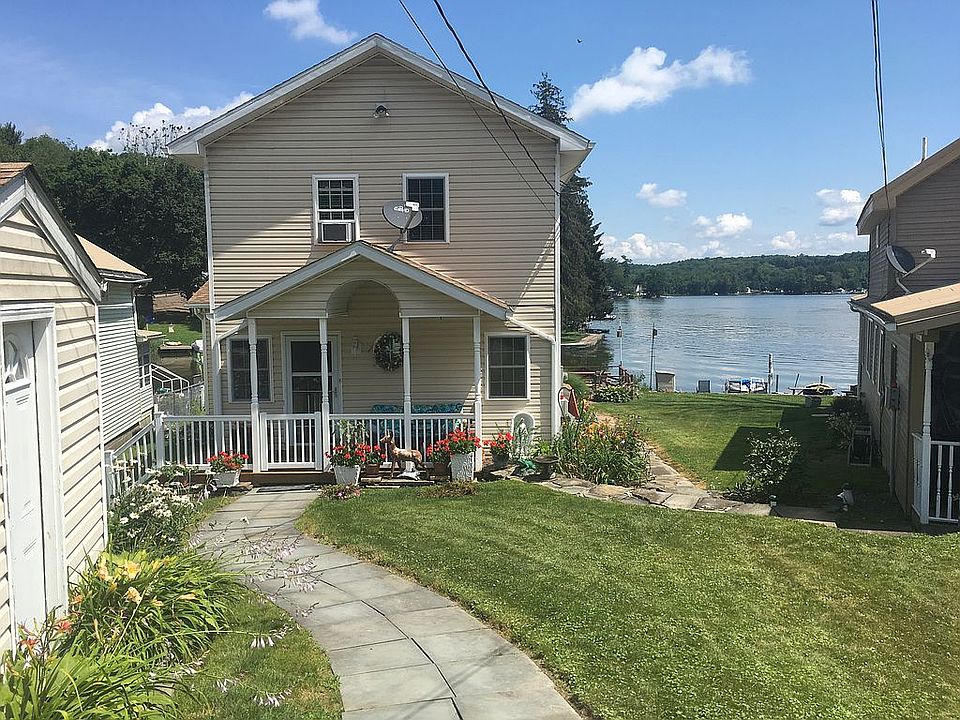 Front porch roadside
