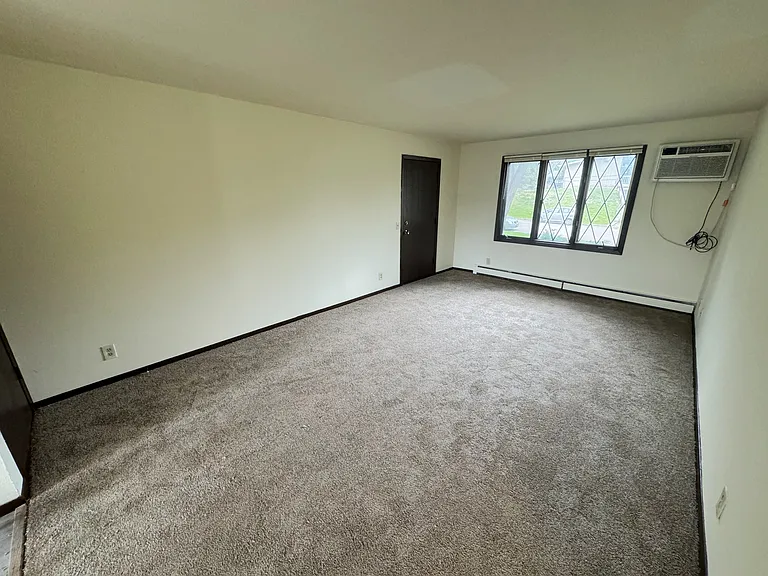 2355 Chalet Gardens Rd #2 — Photo 11