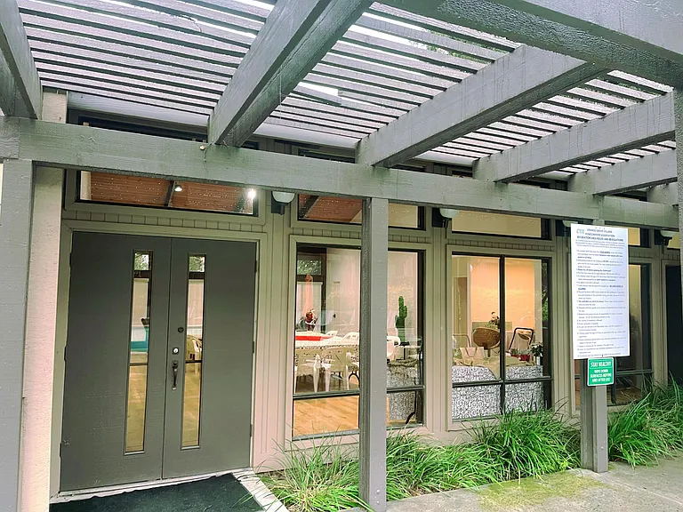 475 W Walnut St — Photo 16
