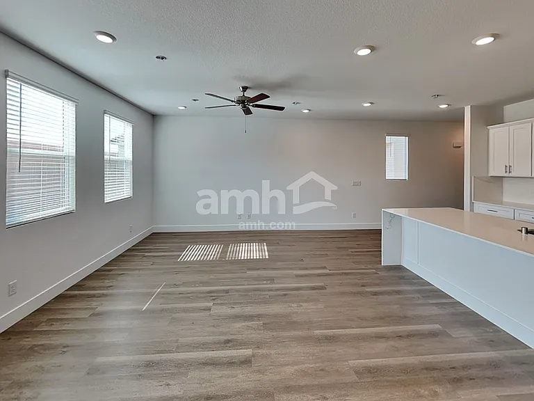 8183 Braavos Peninsula Ave — Photo 6