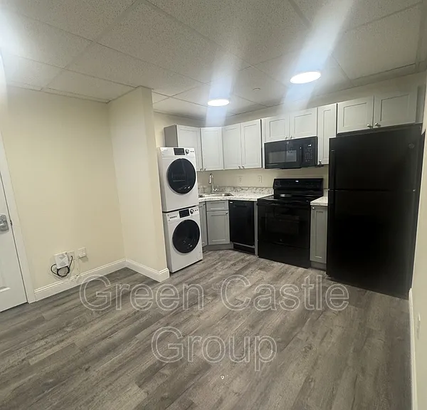 260 College St #14 — Photo 4