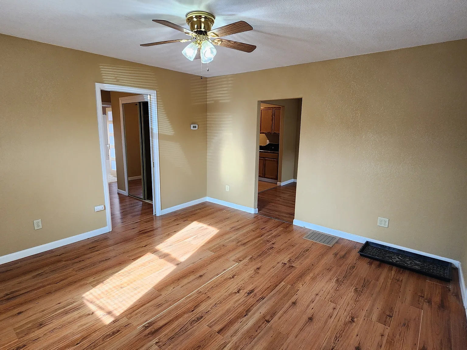 442 North Lennox Street - 1 — Photo 3