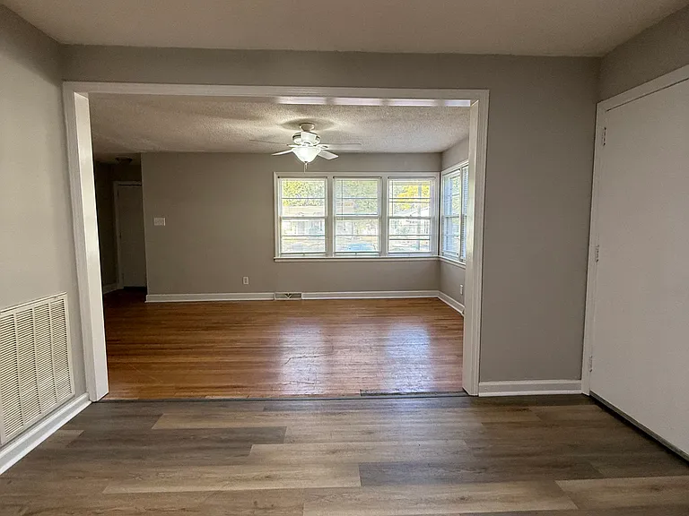 409 S Merritt Ave — Photo 12