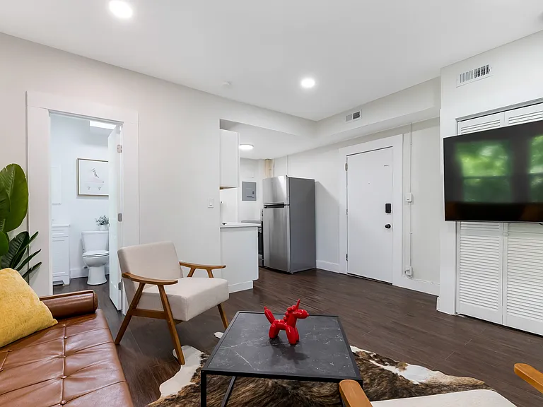 13476 Clifton Blvd #206 — Photo 10