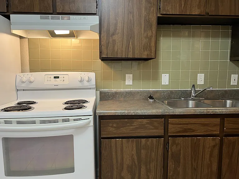 2204 N Campus Dr #3 — Photo 7