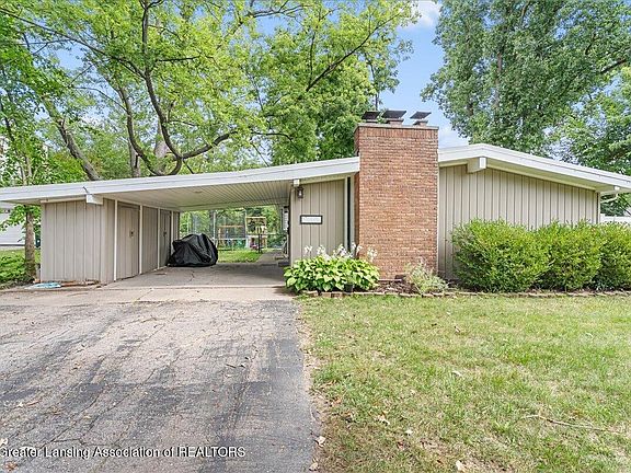 2nd image of 1028 N Hagadorn Rd