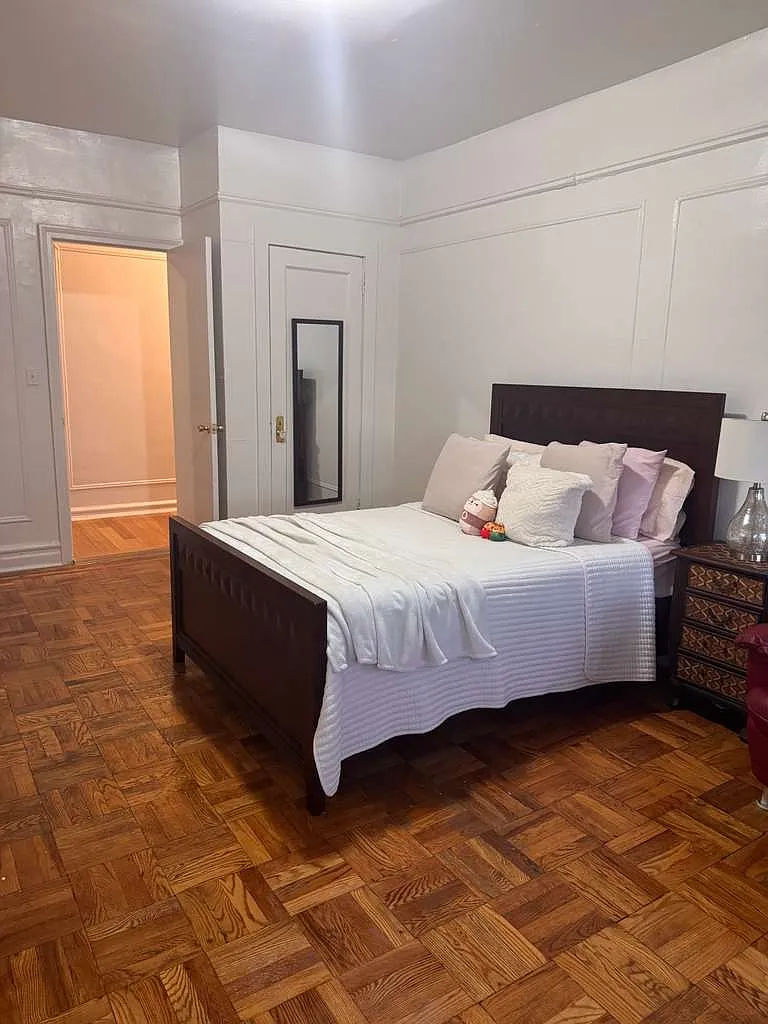 3 bed, $1,200 — Photo 2