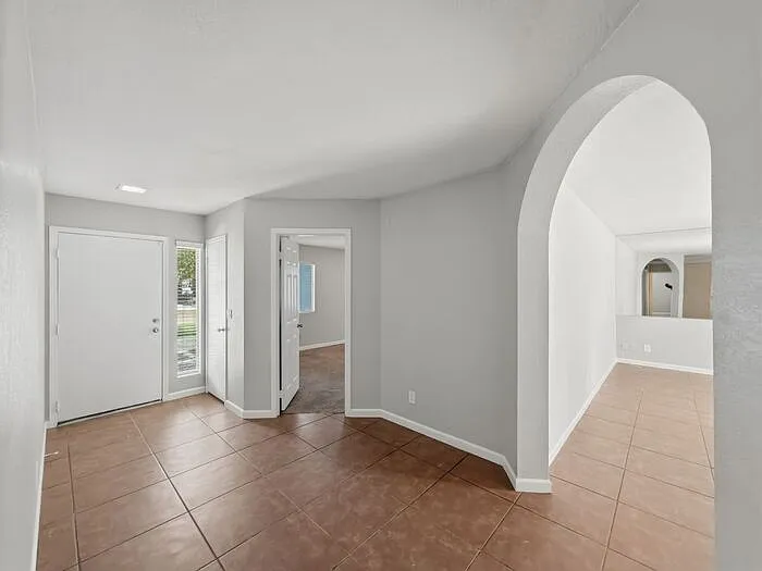 4910 W Gail Dr — Photo 6