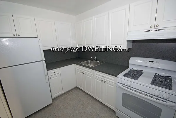 Rented by New York Dwellings LLC | media 13