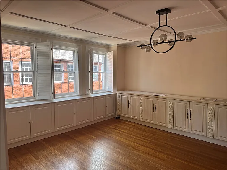 703 Saint James St — Photo 17