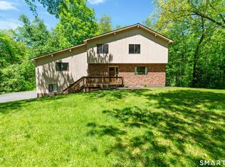6 Arapaho Rd, Brookfield, CT 06804