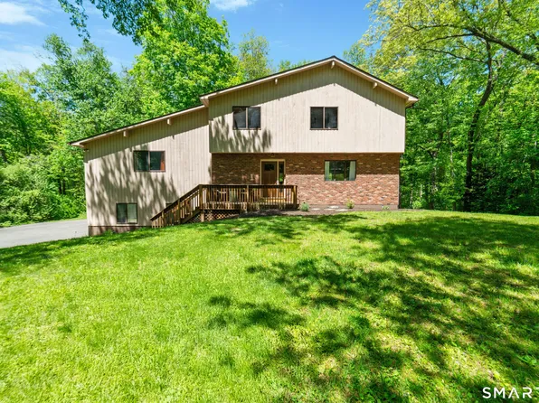 6 Arapaho Road, Brookfield, CT 06804