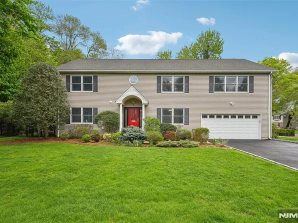 720 Maxwell Pl, Ridgewood, NJ 07450