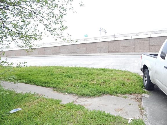 2nd image of 2617 Eastex Fwy