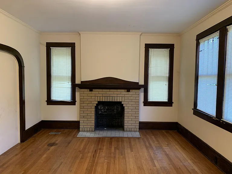 313 S Brundidge St — Photo 2