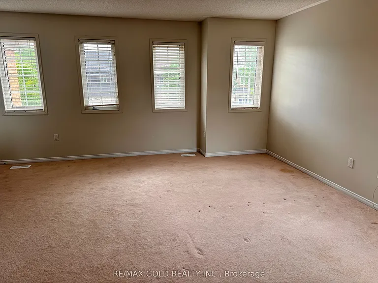 6 Nina Pl — Photo 10
