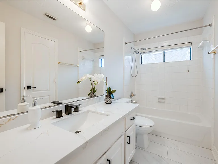 5706 Cielio Bay Ct — Photo 35