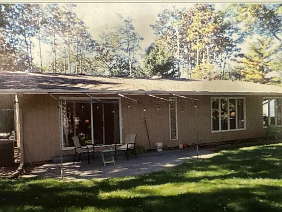 2nd image of 2940 Hayward Dr SE