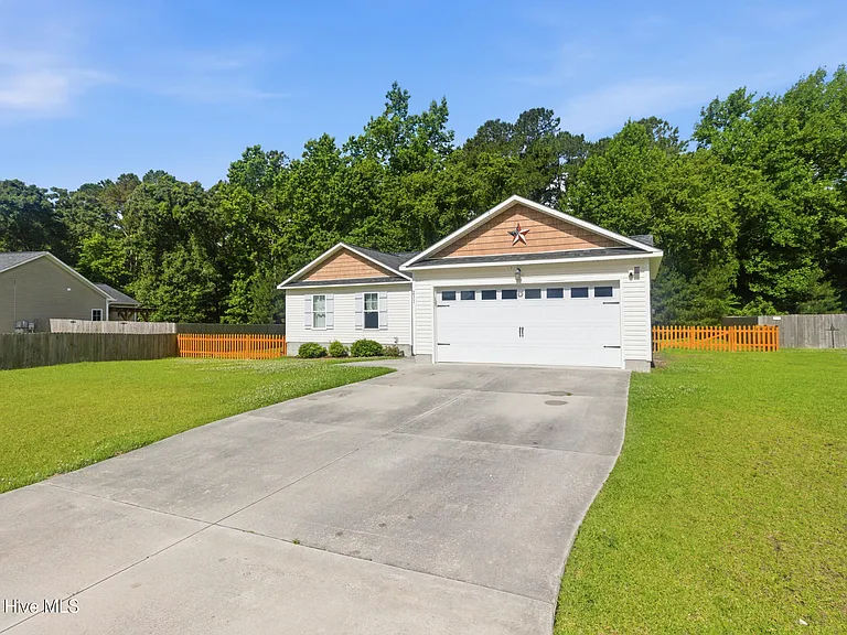 211 N Windy Ridge Rd — Photo 2