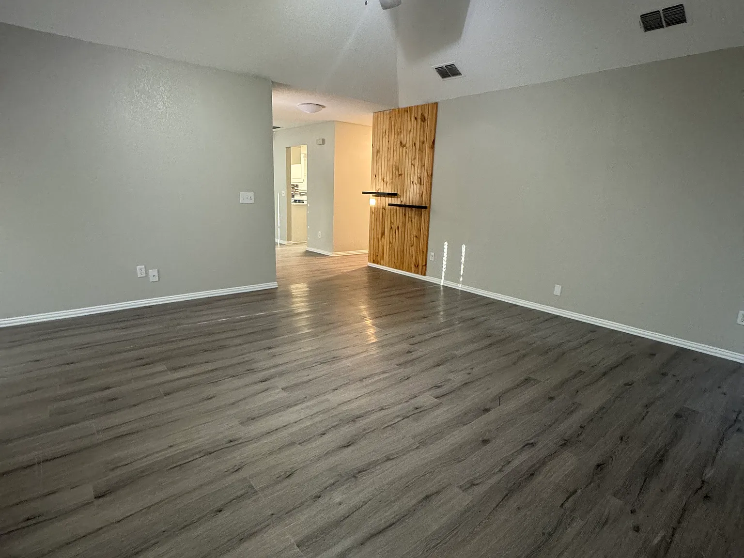 3 bed, 1613 sqft, $2,900 — Photo 4