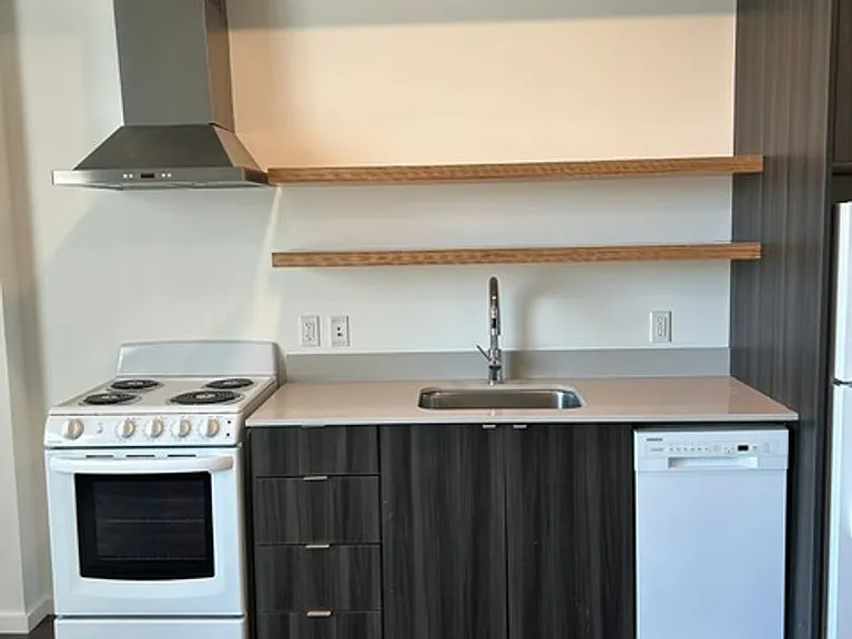 515 NE Holladay St — Photo 6