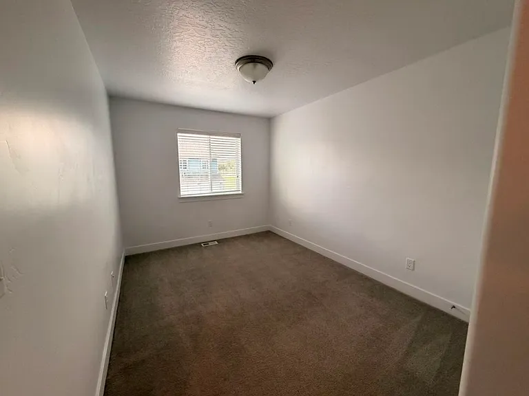 1674 E Talon Way — Photo 5