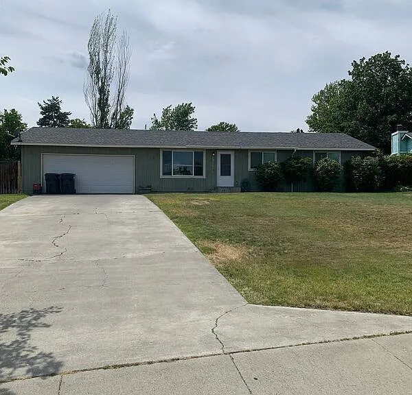 4911 Dove Ln — Photo 1