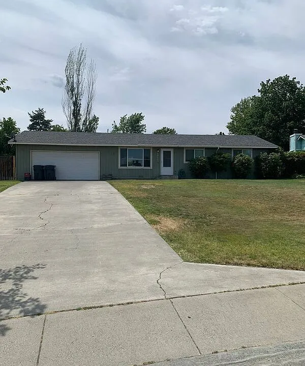 4911 Dove Ln