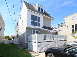 126 N Jefferson Ave #A, Margate City, NJ 08402