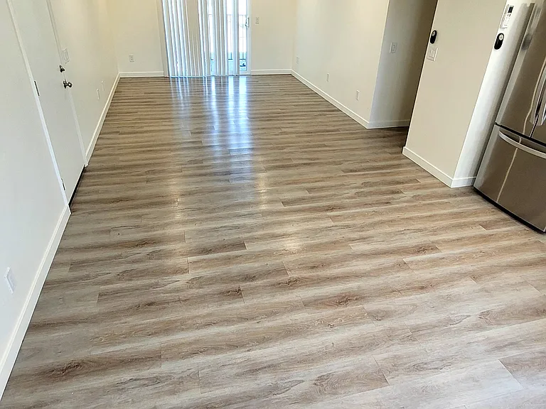 607 Emerald Ave #7 — Photo 3