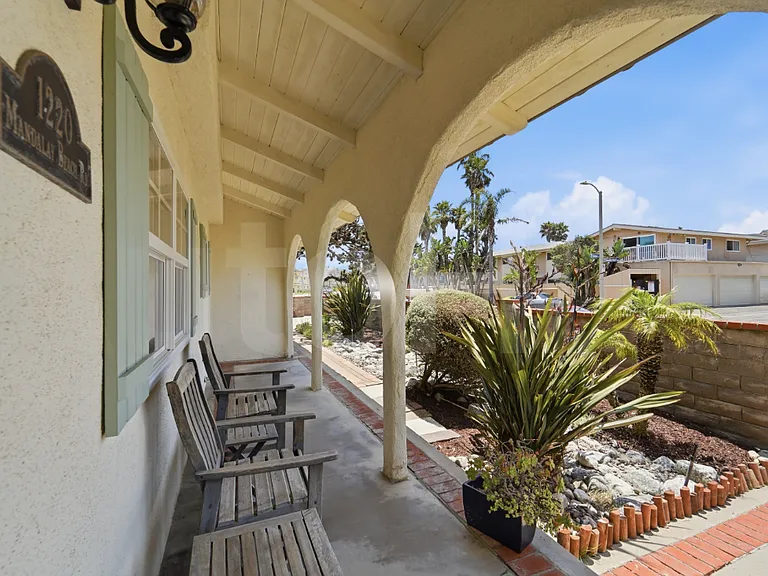 1220 Mandalay Beach Rd — Photo 7