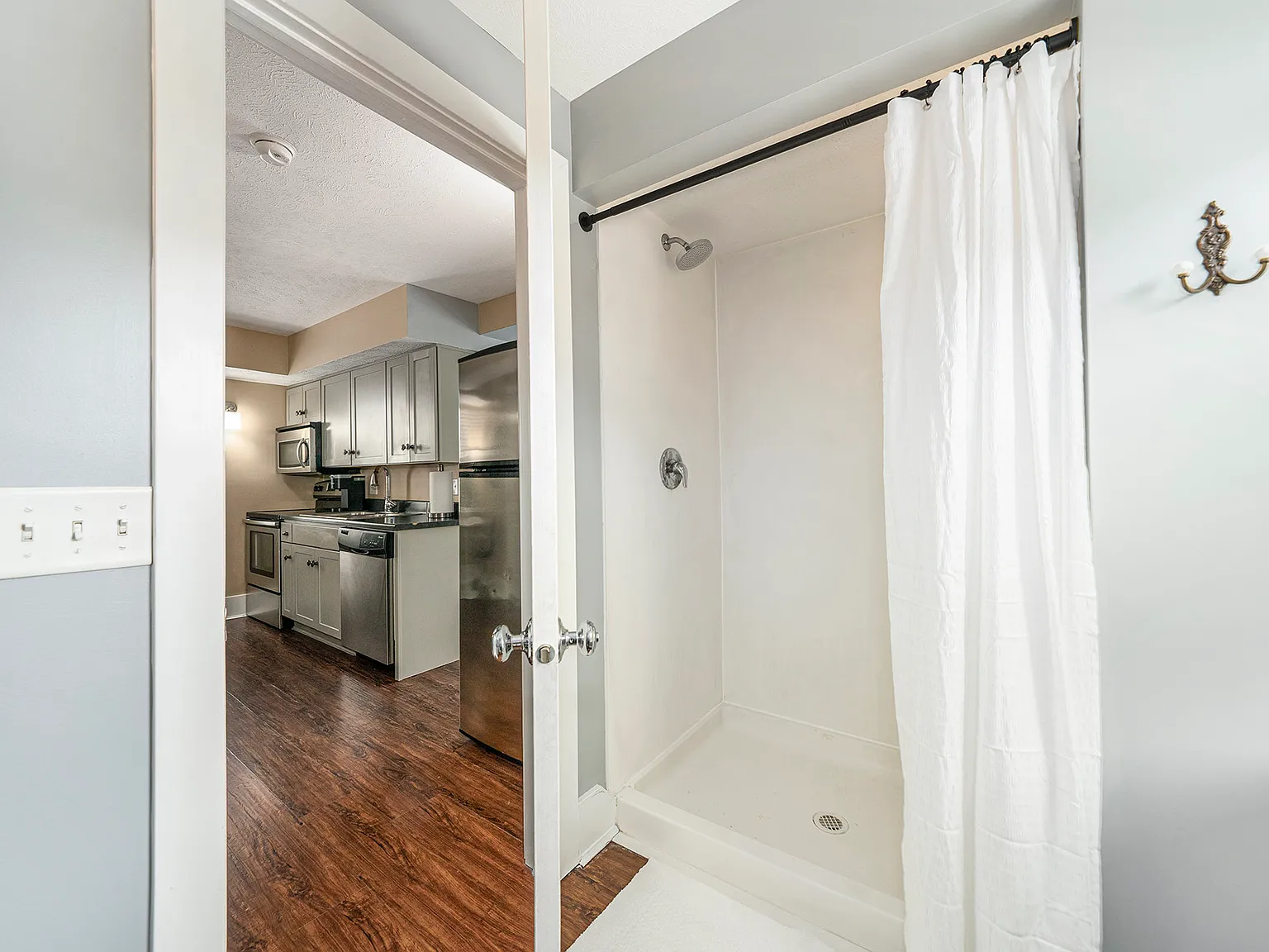 Studio, 415 sqft, $1,600 — Photo 4