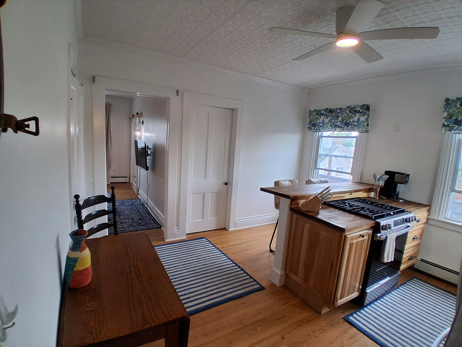 1 bed, 825 sqft, $2,950 — Photo 2