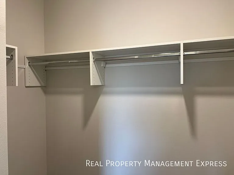5516 S Huntwood Ave — Photo 7