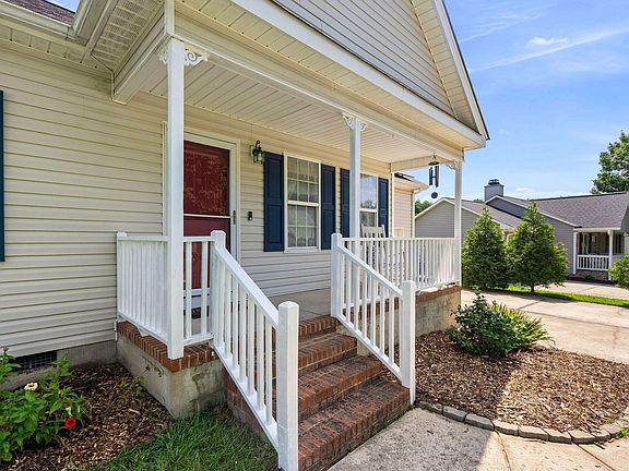 3rd image of 211 Courtland Dr