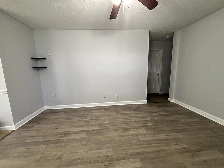 1140 Timothy Ave — Photo 9