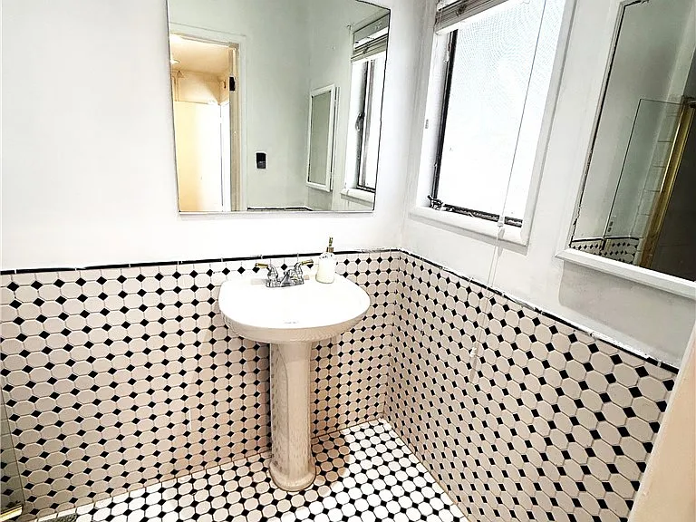 5425 Halbrent Ave — Photo 5