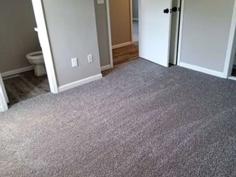 2409 NE Carousel Cir — Photo 16