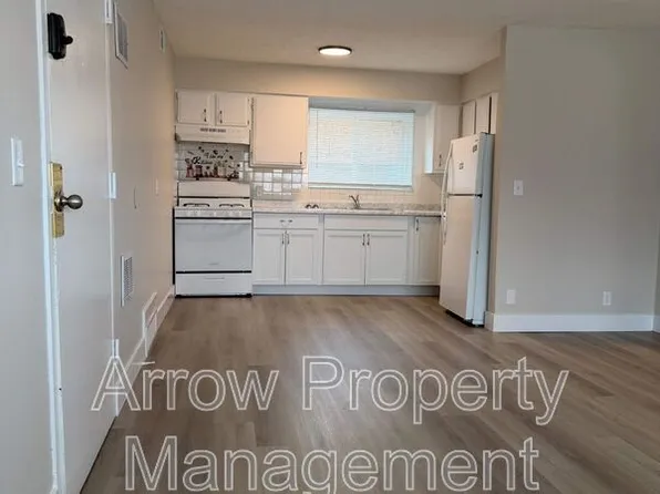 5702 S 13th St APT 4, Omaha, NE 68107