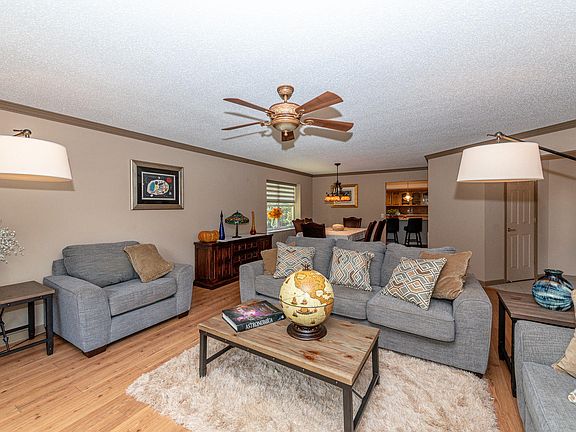 3rd image of 724 Mize Farm Ct