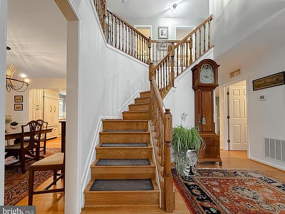 2nd image of 21749 Pinehurst Ct