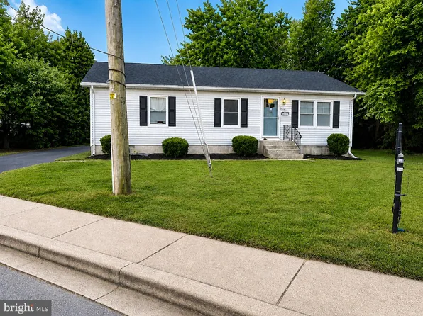 530 W 7th St, Laurel, DE 19956