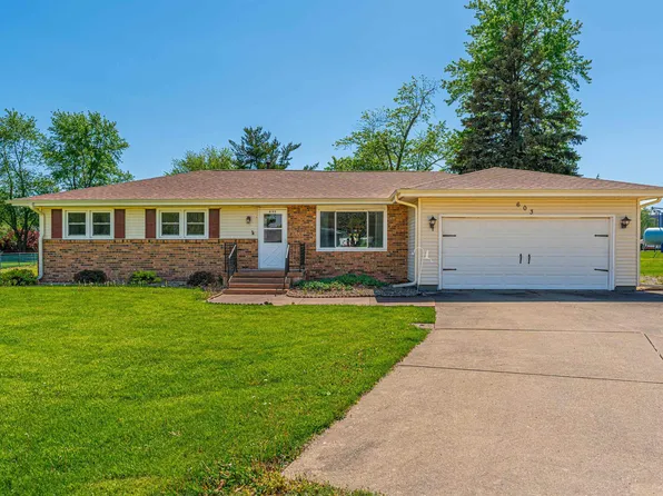 603 Illinois St, Warrensburg, IL 62573