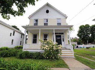 11 Blakely Ct, Troy, NY 12180