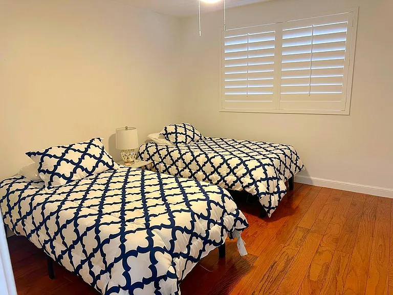 2252 NW 53rd St — Photo 20