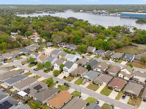 3rd image of 126 Cottage View Dr