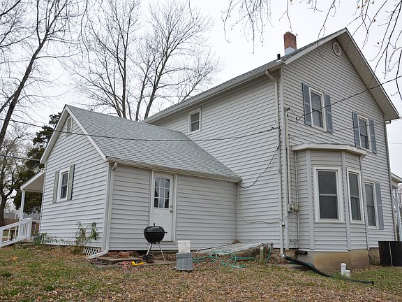 Back of house (SE corner)